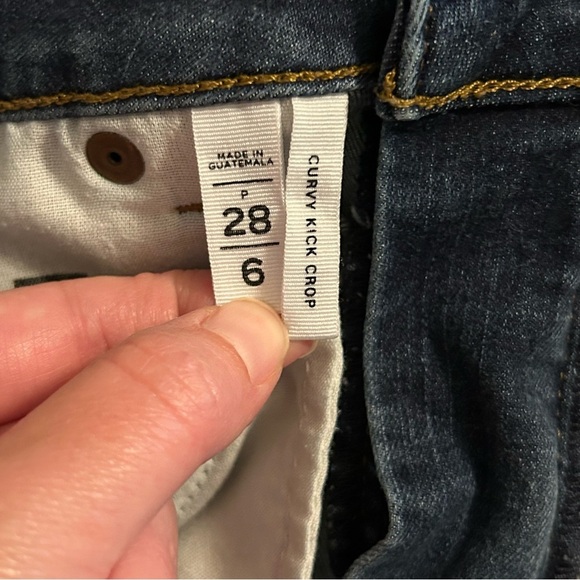 Loft Ann Taylor Womens Size 28/6 Curvy Kick Crop Medium Wash Roll Hem Jeans - Picture 4 of 8